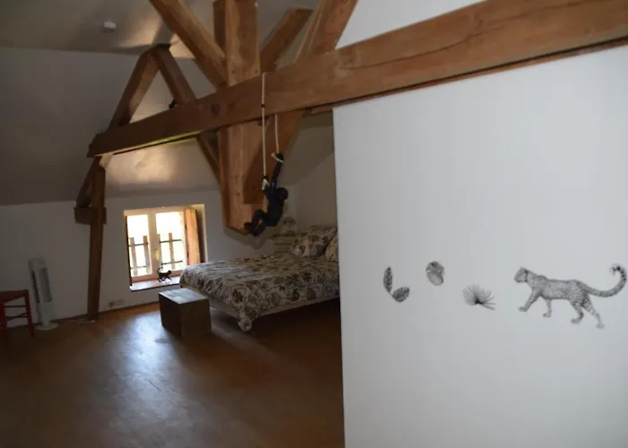 Les 2 Chenes Bed & Breakfast 3*