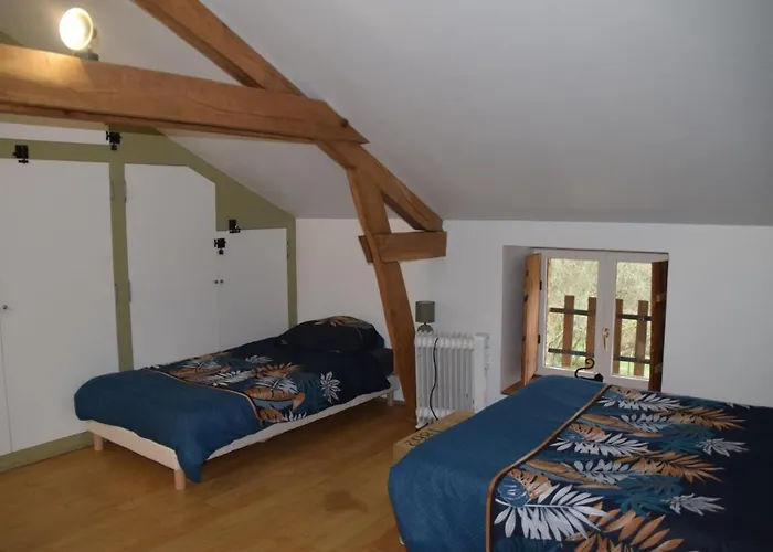 Les 2 Chenes Bed & Breakfast 3*